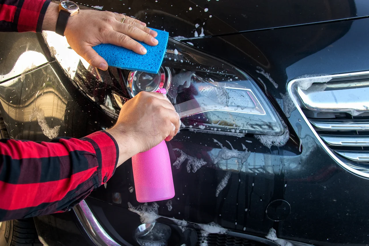 Fényszóró polírozás, csiszolás